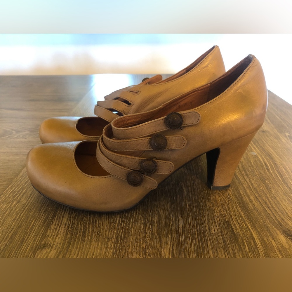Elegant and sexy strip/button heels - Jeffery Campbell, women’s 8.5